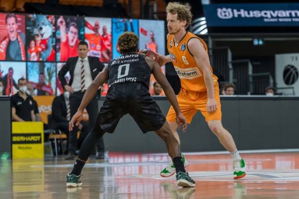 力的内线球 力的内线球