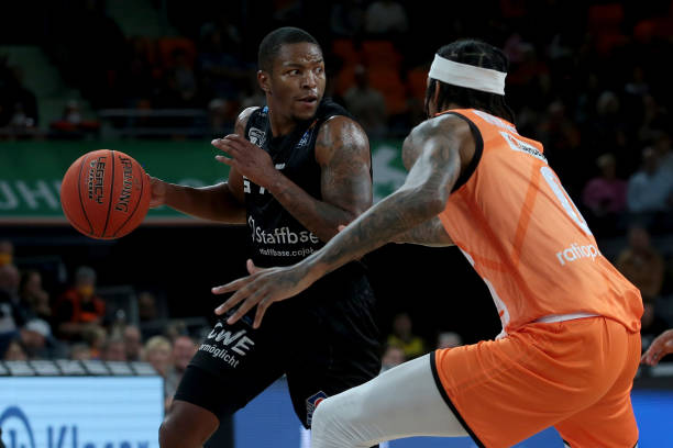 虽然巴萨在 虽然巴萨在